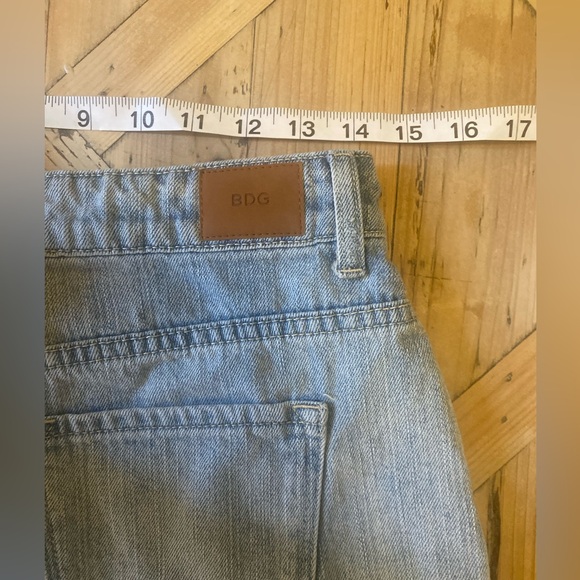 BDG High Rise DREE Distressed Camo Shorts Size 29 - Super cute fit 🎀 high waist - Picture 5 of 5